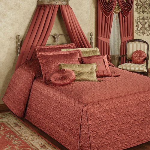 Cambridge Classics Grande Bedspread in Cinnabar