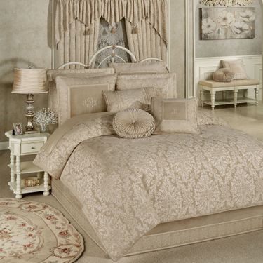 Grandview Comforter Set ChampagneImage