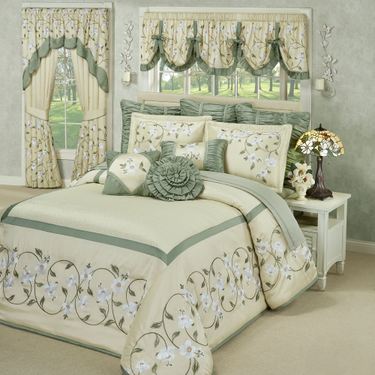 Garden Walk Grande Bedspread Set VanillaImage