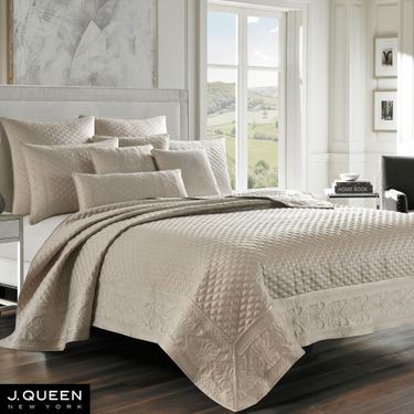 Lyndon Quilt NaturalImage