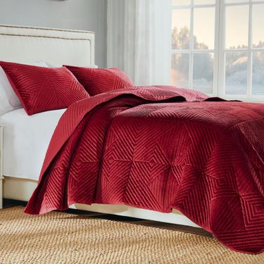 Riviera Velvet Mini Quilt Set RedImage