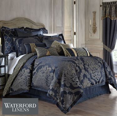 Vaughn Comforter Bed Set NavyImage