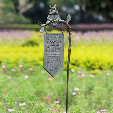 Frog Parking Garden Sign on Stake BronzeImage