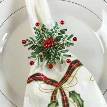 Holiday Napkin Rings Green Set of FourImage