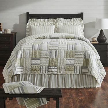 Finders Keepers Patchwork Quilt KhakiImage