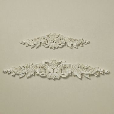 Flowering Medallion Decorative Wall Topper Antique IvoryImage