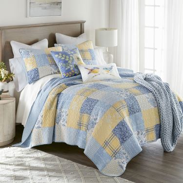 Spring Flowers Patchwork Mini Quilt Set BlueImage