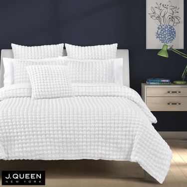 Cloud Puff Quilt Set WhiteImage