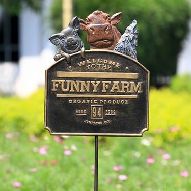 Funny Farm Yard Stake BronzeImage