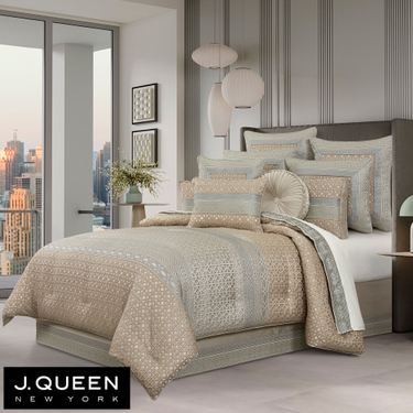 Alaro Comforter Set GoldImage