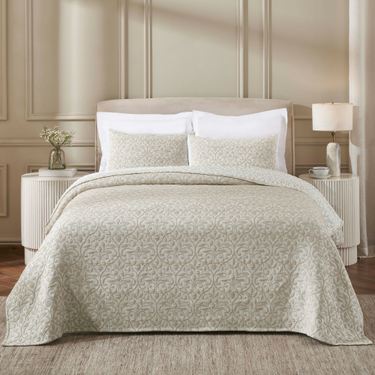 Vineyard Matelasse Mini Coverlet Set BeigeImage
