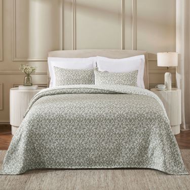 Vineyard Matelasse Mini Coverlet Set OliveImage