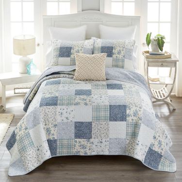 Blue Pastures Patchwork Mini Quilt SetImage