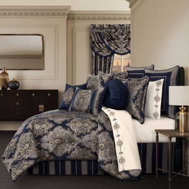 Bradley Comforter Set NavyImage