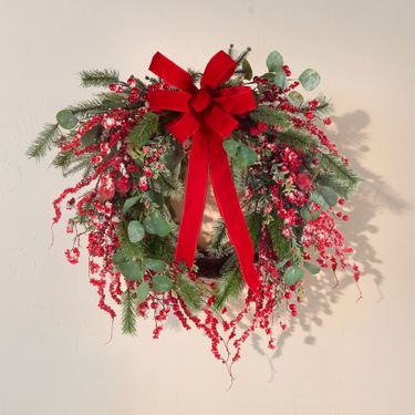 Winter Berry Holiday Wreath RedImage