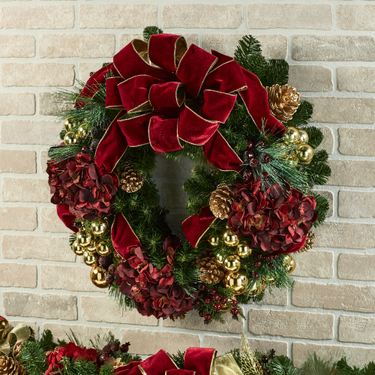 Elegant Holiday Wreath BurgundyImage