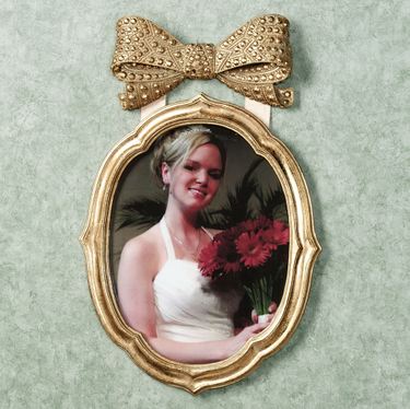 Bow Wall Photo Frame GoldImage