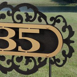 LaRoyal Yard Address Stake Gold/Black