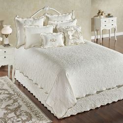 Vienna Coverlet Set Light Cream