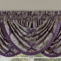 Dominique Waterfall Valance Lavender 43 x 33