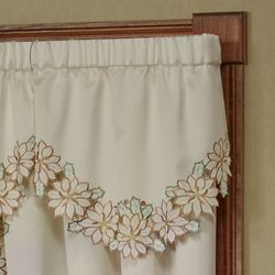 Winter Poinsettia Ascot Valance Ivory 24 x 20