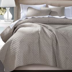 Anna Mini Coverlet Set