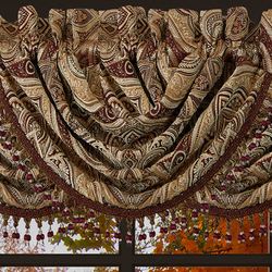 Bordeaux Bead Tassel Waterfall Valance Crimson 49 x 33