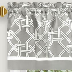 Brinson Tier and Valance Set