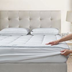 Sleep Climate Mattress Pad White