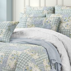 Karalena Patchwork Quilt Blue