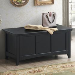 Aura Blanket Chest Black
