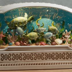 Under the Sea LED Swirl Water Globe Off White