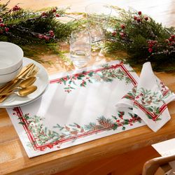 Winter Berry Placemats Off White Set of Four
