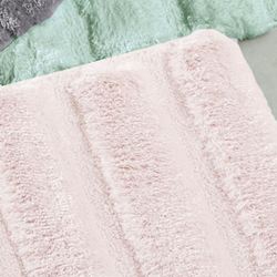 Tufted Channel Rectangle Bath Rug