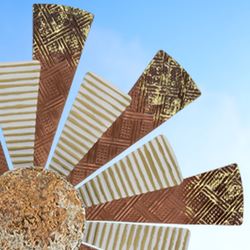 Gibson Wind Spinner Multi Metallic