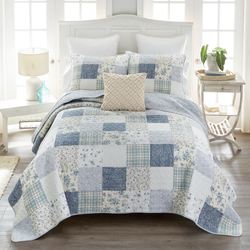 Blue Pastures Patchwork Mini Quilt Set