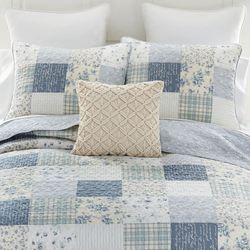 Blue Pastures Patchwork Mini Quilt Set