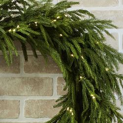 Norfolk Pine Lighted Wreath Green