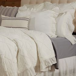 Kathryn Quilt Ivory