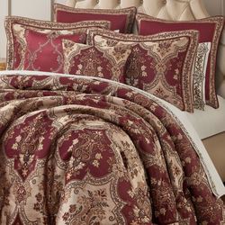 Phyllis Comforter Set Bordeaux