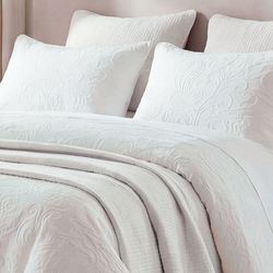Camellia Matelasse Comforter Set White