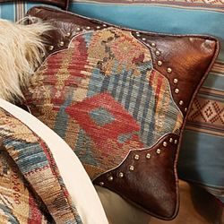 Ruidoso Piped Pillow Multi Warm 18 Square