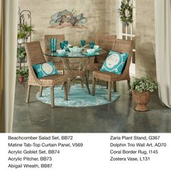 Coral Border Round Rug