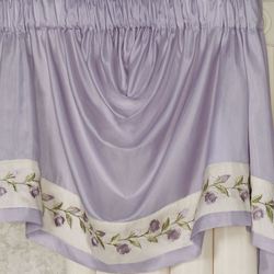Lavender Rose Empire Valance 110 x 28