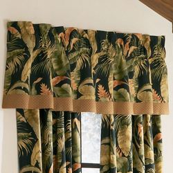 La Selva Tailored Valance Black 72 x 16