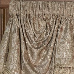 Camelot Empire Valance Almond 110 x 28