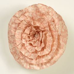 Daydream Ruffled Pillow Rose 15 Round