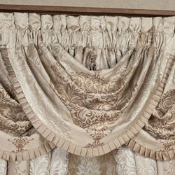 La Scala Waterfall Valance Fawn 49 x 33