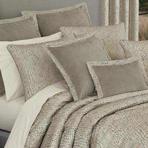 EF79-001_2.jpg Thumbnail Image