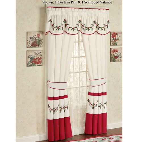 Holly Wreath Grande Bedspread Ivory Thumbnail Image